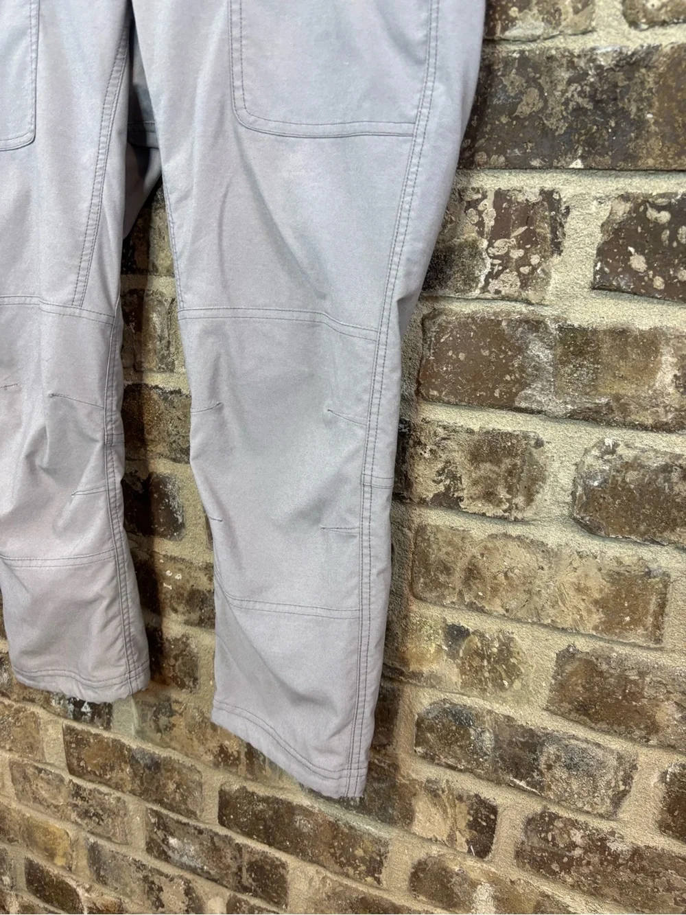 Columbia Womens Light Gray Cropped Cargo Pants Size 8